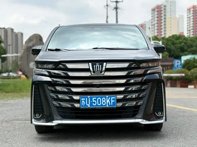 Toyota Crown — Фото автомобиля 4