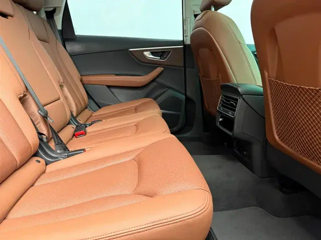 Audi Q7 — Фото автомобиля 13