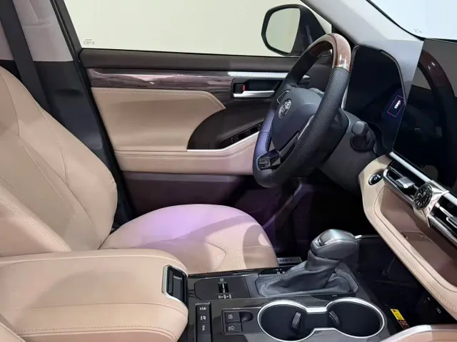 Toyota Highlander — Фото автомобиля 22