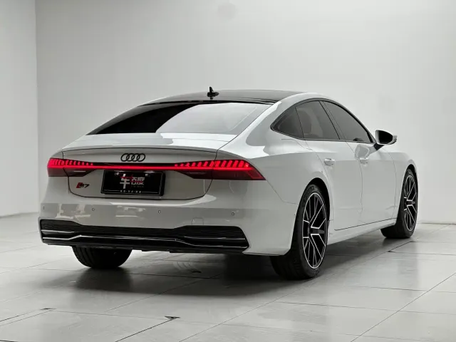 Audi A7 — Фото автомобиля 4