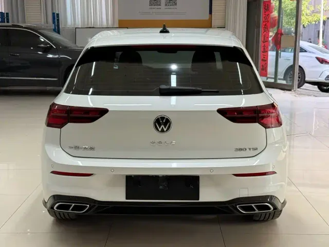 Volkswagen Golf — Фото автомобиля 5