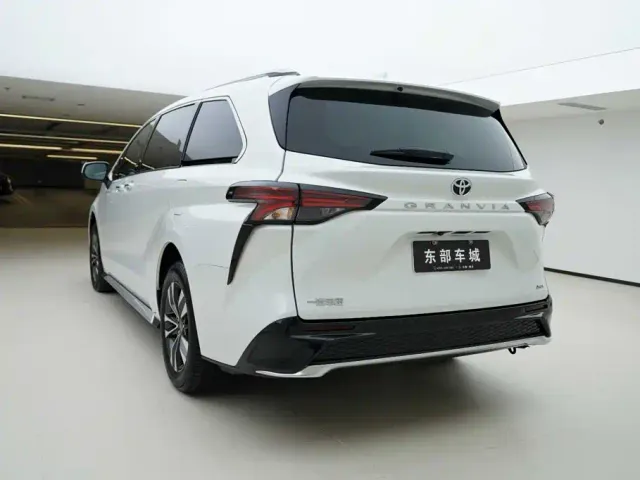 Toyota Granvia — Фото автомобиля 5