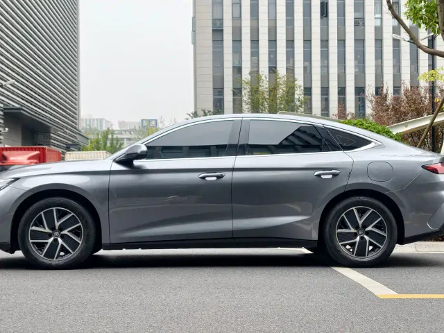 BYD Qin L — Фото автомобиля 2