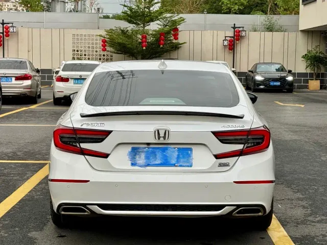 Honda Accord — Фото автомобиля 12