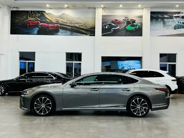 Lexus LS — Фото автомобиля 3