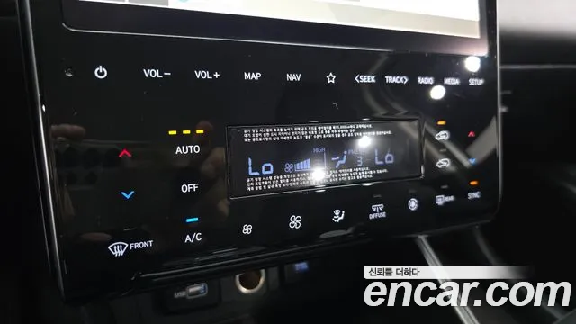Hyundai Tucson Tucson (NX4) Дизель 2.0 2WD — Фото автомобиля 16