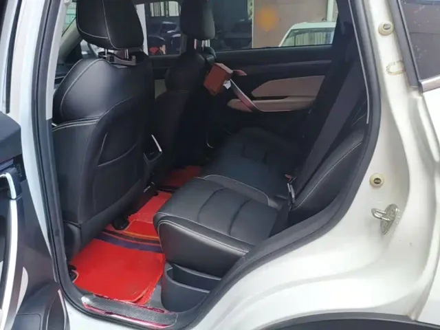 Geely Boyue — Фото автомобиля 16