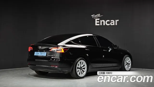 Фотография автомобиля — Tesla Model 3