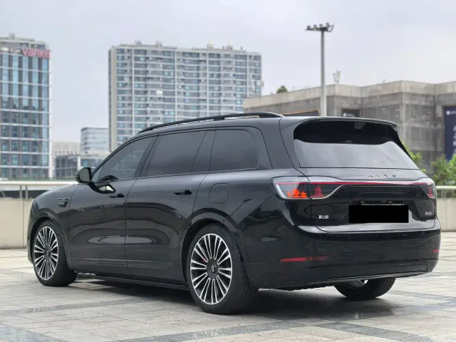 Aito M9 — Фото автомобиля 6