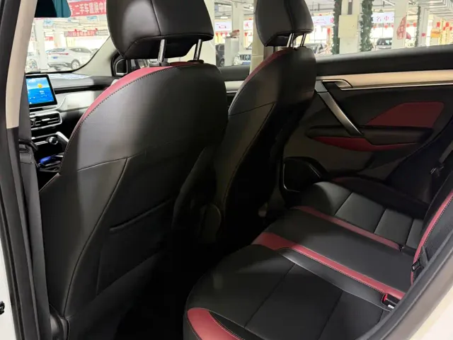 Geely Binyue — Фото автомобиля 6