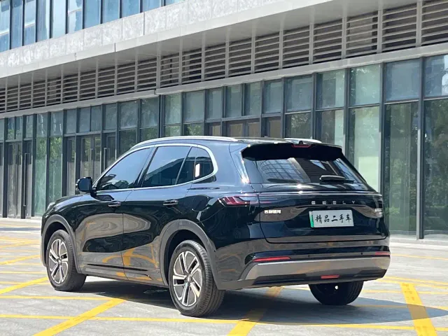 Geely Galaxy Starship 7 EM-i — Фото автомобиля 4