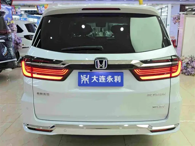 Honda Elysion — Фото автомобиля 14