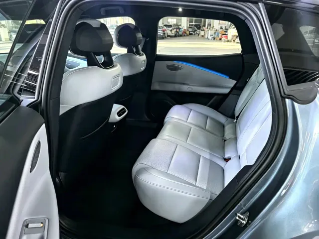 Lynk & Co Z10 — Фото автомобиля 3