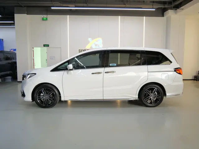 Honda Odyssey — Фото автомобиля 7