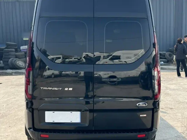 Ford Transit — Фото автомобиля 23