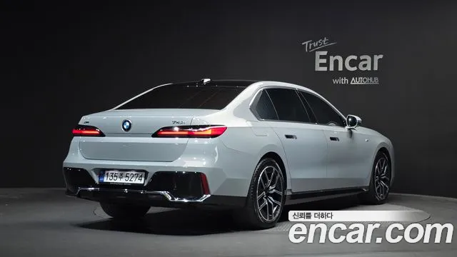 BMW 7 Series G70 — Фото автомобиля 2