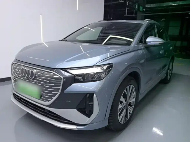 Фотография автомобиля — Audi Q4 e-tron