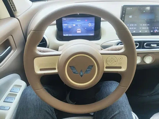 Wuling Hongguang Mini EV — Фото автомобиля 10