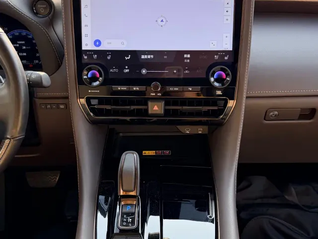 Toyota Vellfire — Фото автомобиля 6