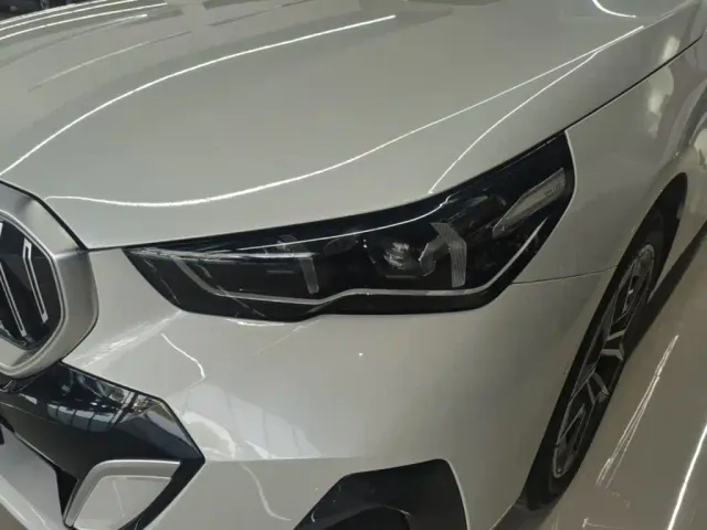 BMW i5 — Фото автомобиля 23