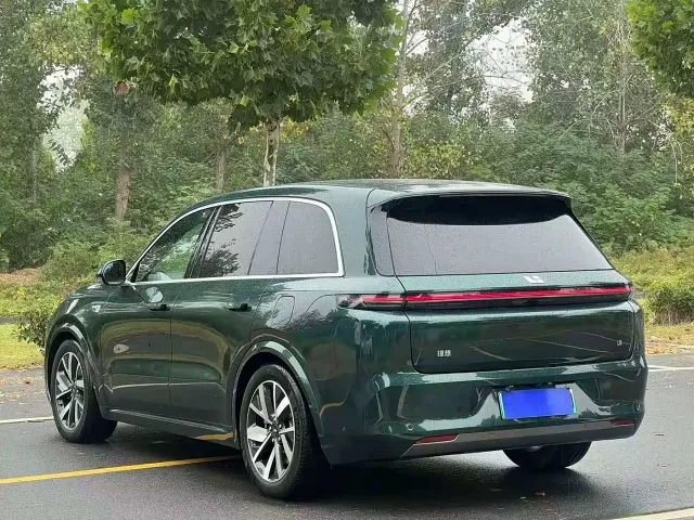 Li Auto L8 — Фото автомобиля 14