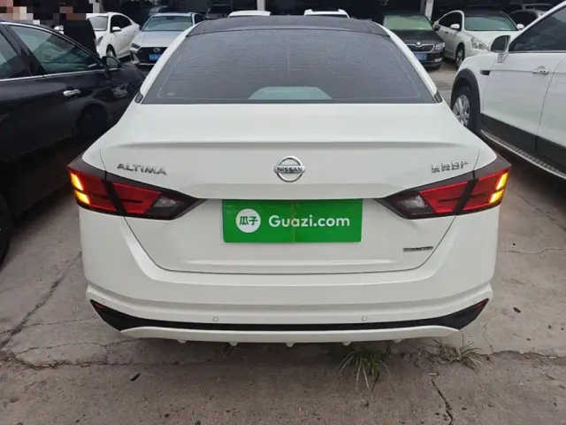 Nissan Teana — Фото автомобиля 5