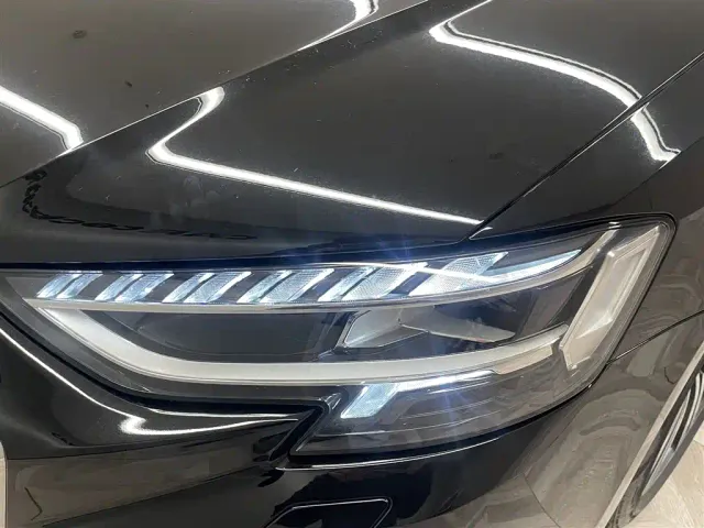 Audi A8 — Фото автомобиля 9