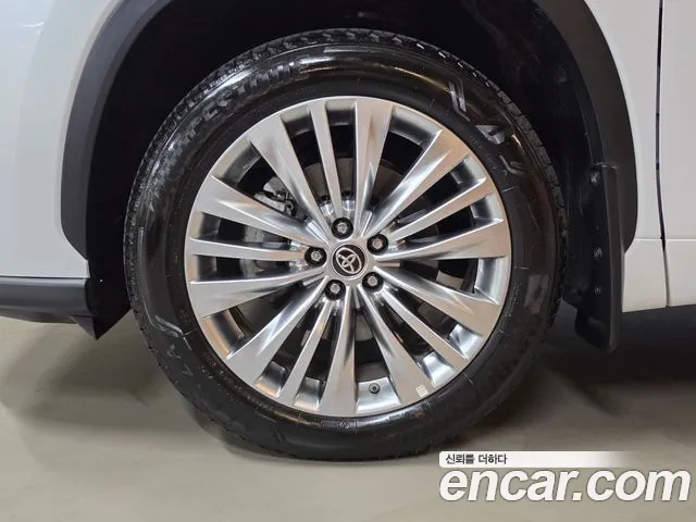 Toyota Highlander — Фото автомобиля 5