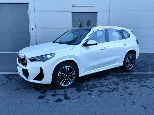 Фотография автомобиля — BMW X1