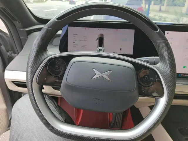 Xpeng P7 — Фото автомобиля 15