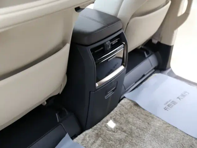 Toyota Vellfire — Фото автомобиля 20
