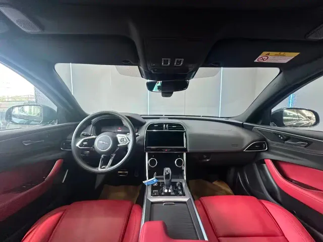 Jaguar XEL — Фото автомобиля 9