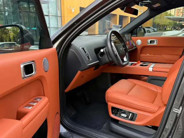 Li Auto L9 — Фото автомобиля 8