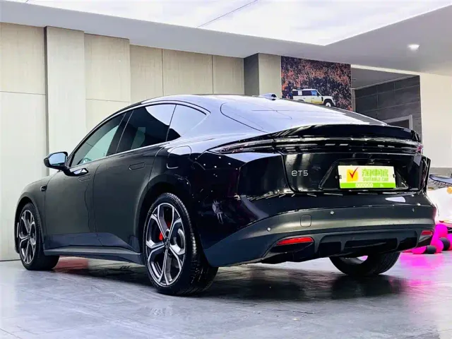 Nio ET5 — Фото автомобиля 6