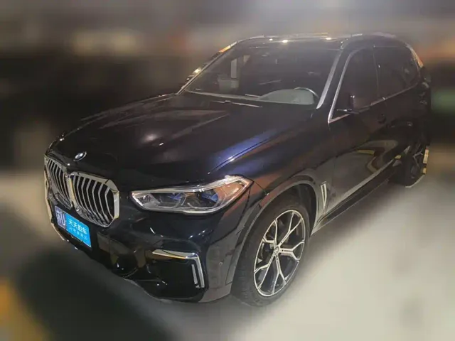 Фотография автомобиля — BMW X5