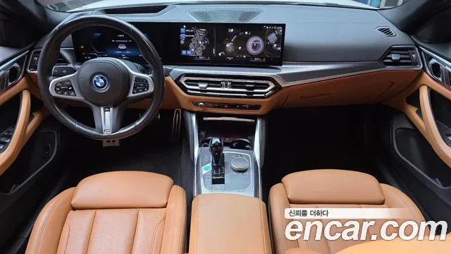 BMW i4 — Фото автомобиля 10