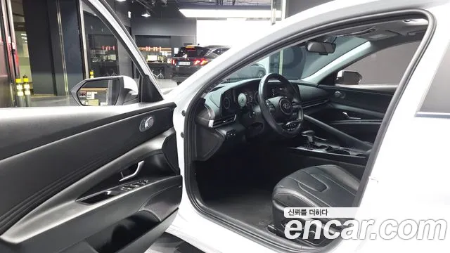 Hyundai Avante CN7 — Фото автомобиля 15