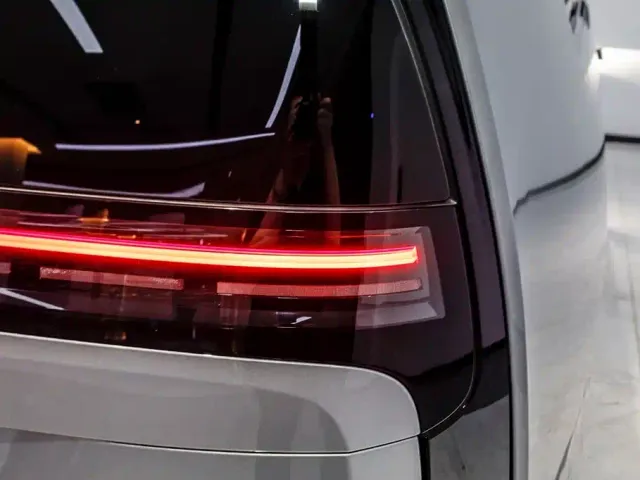 Li Auto MEGA — Фото автомобиля 30