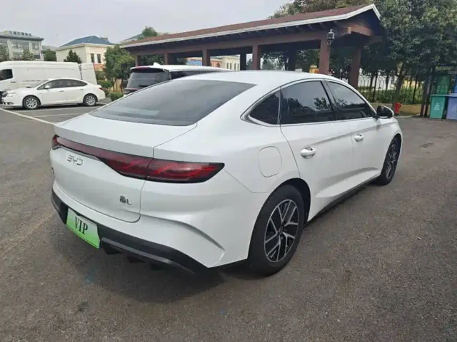 BYD Qin L — Фото автомобиля 8