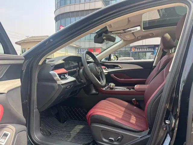 Hongqi H5 — Фото автомобиля 10