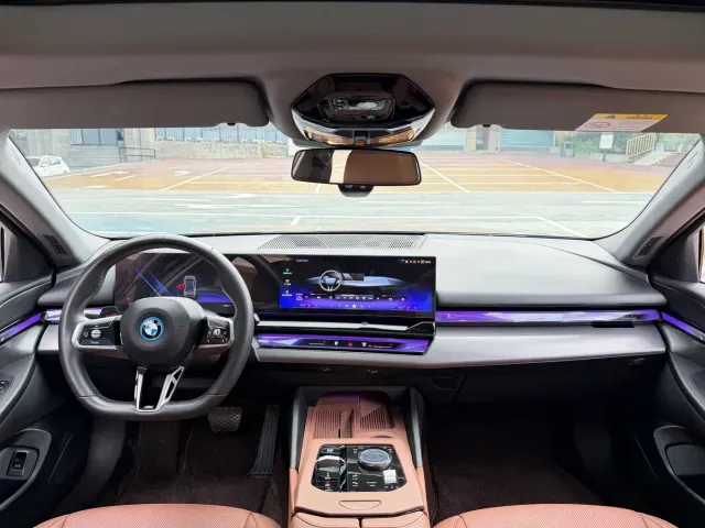 BMW i5 — Фото автомобиля 6