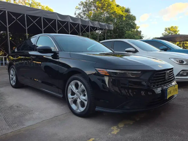 Honda Accord — Фото автомобиля 3