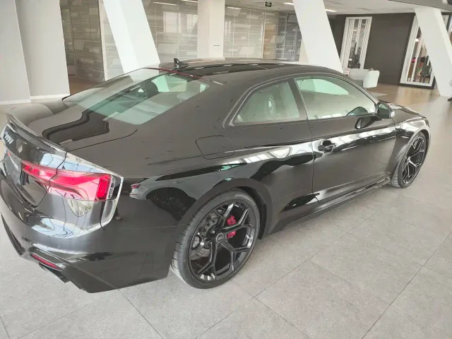 Audi RS 5 — Фото автомобиля 4
