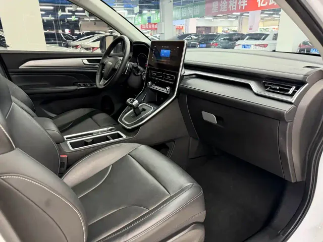 Haval M6 — Фото автомобиля 9
