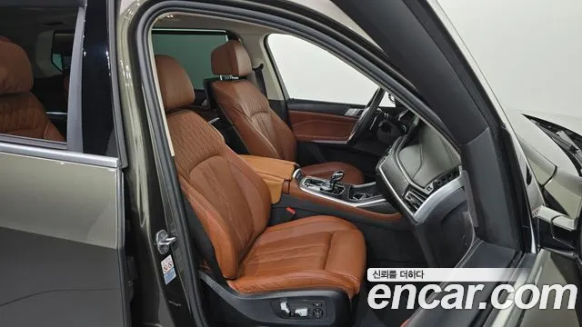 BMW X7 — Фото автомобиля 24