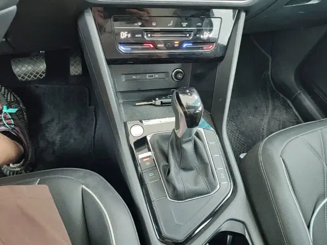 Volkswagen Tiguan L — Фото автомобиля 13