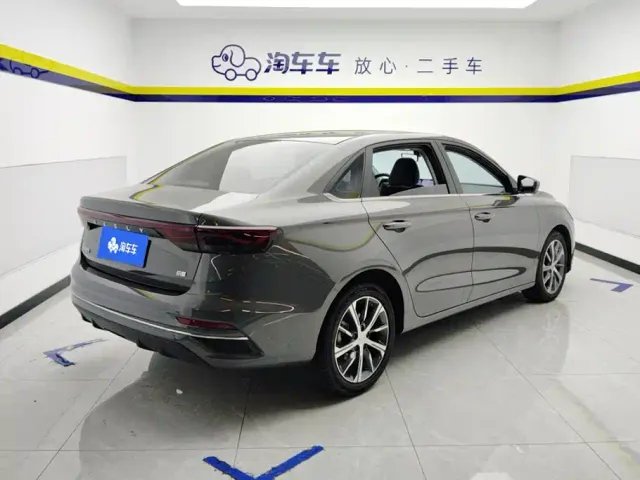 Geely Emgrand — Фото автомобиля 3