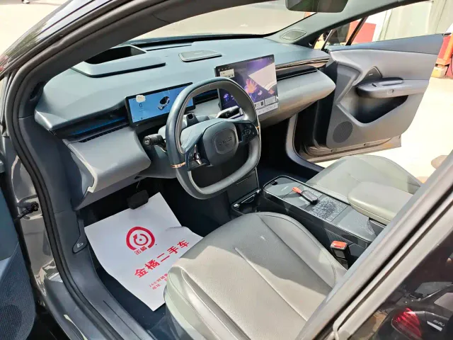 Lynk & Co Z20 — Фото автомобиля 14