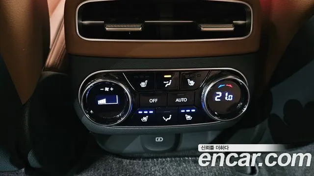 Genesis GV70 2.5T Бензин 2WD — Фото автомобиля 17