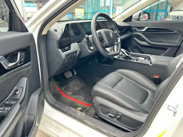 Bestune B70 — Фото автомобиля 10